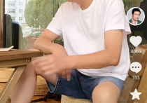 罗嘉良跷二郎腿称太舒服（港星们可谓齐聚云南避暑还有不少在当地）
