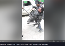 51岁古天乐拍打戏太敬业（被按在地上拽拖暴打站不起身伤痕明显）