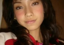 杨颖整容前后对比照（Angelababy出道前照片曝光妩媚中透着英气）