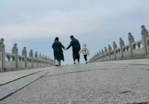 孙红雷明星合影（十五周年纪念日也许她是在用这样的方式来庆祝自己的重要日子）
