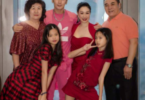 香港明星钟丽缇  虽是姐弟恋可年龄的差距丝毫没有影响两个人之间的感情