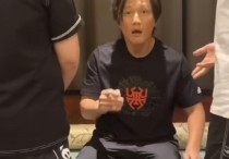 45岁尹子维近照老如流浪汉（演吴彦祖恋人走红曾与前任当街吵架）
