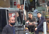 55岁港星林家栋拍戏出意外（被满地的坚硬石子磕到身体多处受创进医院）