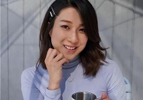 38岁钟嘉欣三胎后晒美照  极速恢复身材四肢也非常的纤细