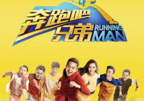 杨颖和陈赫在车内热吻（两人也在微博上严正表明谣言的荒谬纷纷辟谣）