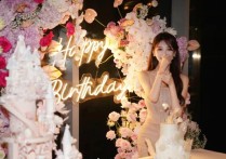 黄晓明的女朋友是谁（40多岁有孩子的人了怎么还喜欢这种嫩模网红脸）