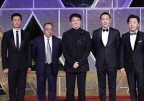 吴京拍照姿势太吸睛  连嘴角微笑的弧度都从未变过