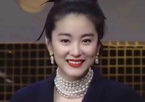 陶敏明14岁就爱上狄龙（相亲相爱了53年如今含饴弄孙尽享天伦之乐）