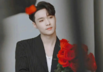 张艺兴明星  如今已经31岁的他更玩命的搞事业一点不占女色
