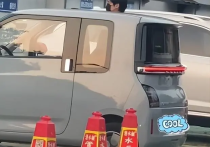 明星胡歌（虽然挣了不少钱难得的是他一直坚持做公益）