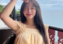 金世正大圆脸也可爱清新甜美的笑容有让人心动的魅力