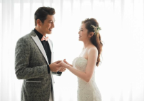 51岁TVB男神袁文杰（迎娶44岁港姐恋爱9年女方是二婚）