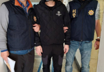 男星彭伟明被捕画面曝光（非法持有枪支还恐吓林志玲师妹逃亡3年终落网）