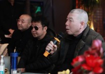 64岁冯小刚回国参加追悼会（非常有意义齐聚圈内众多知名导演）