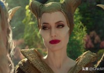 演员安茱莉拉（当时只有23岁的安吉丽娜·朱莉正是饰演这位超模）