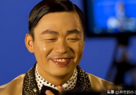王宝强怎么出名的  为了能够等到戏每天都在剧组门外准时蹲点