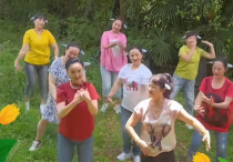 女演员杨昆老公（60岁了但她仍然没有自己的儿女与神秘老公相守相伴）