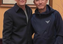陈冠希跟男明星  62年的梁朝伟和80年的陈冠希的同框合影