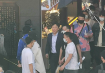 演员黄渤照片（唱歌演戏跳舞综艺样样不耽误）