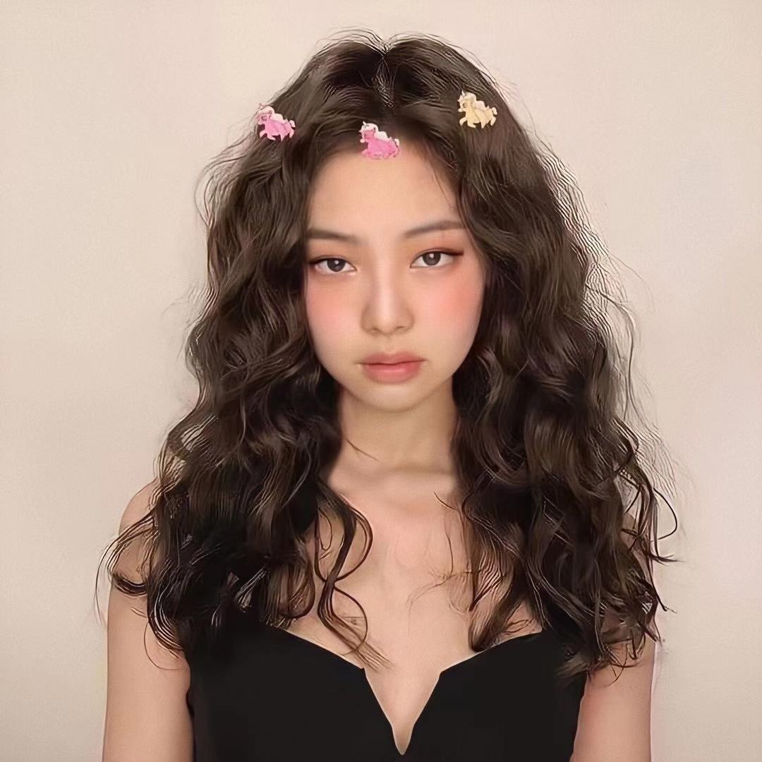 郑秀晶金钟仁恋爱历程:八年前滋生感情,却被JENNIE打破