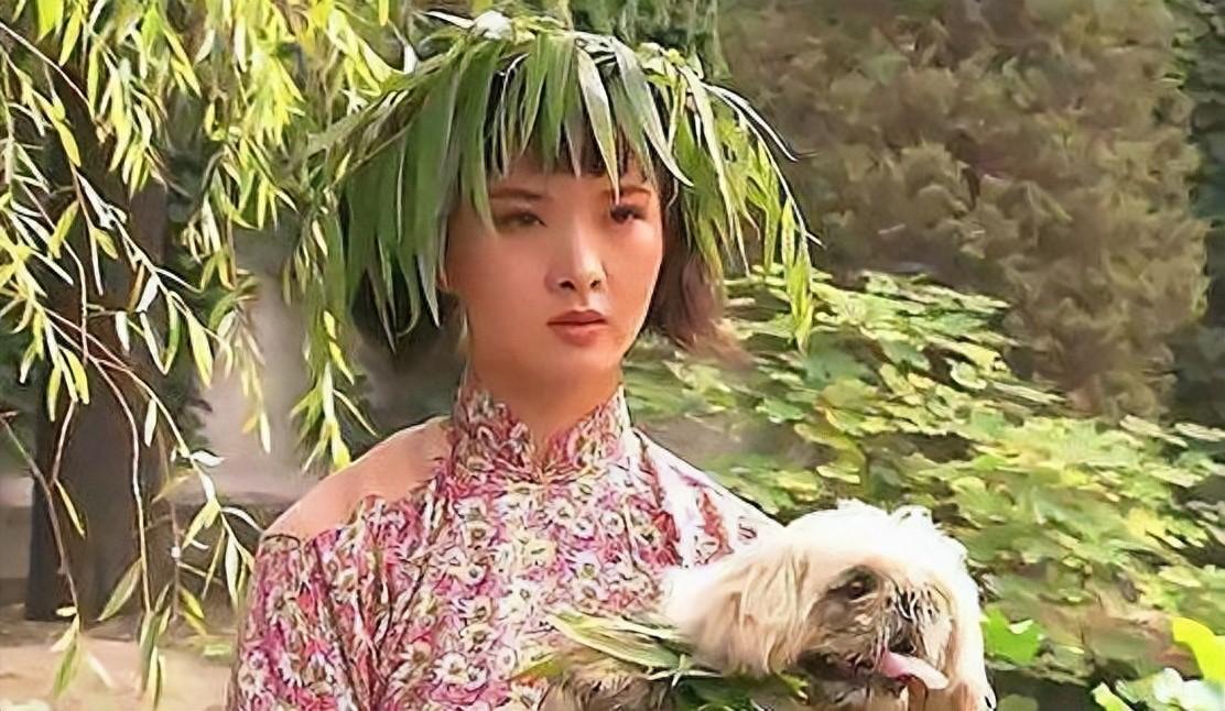 谢兰饰演的香秀